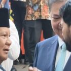 Gubernur Aceh Muzakir Manaf, berbincang singkat dengan Presiden RI, Prabowo Subianto usai menghadiri pertemuan International Conference on Infrastructure (ICI) di JCC Senayan Jakarta, Kamis, (12/6/2025).