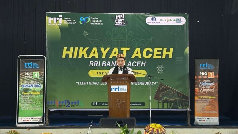 Ketua Dewan Pengawas (Dewas) LPP RRI, Anwar Mujahid Adhy Trisnanto saat membuka secara resmi, Festival Hikayat di Auditorium Tuanku Mahmud RRI Banda Aceh, pada Senin (1/9/2025). (Foto: RRI)