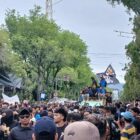 Ribuan massa menggelar aksi ujuk rasa di Gedung DPR Aceh di Banda Aceh 